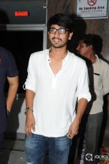 Srimanthudu Movie Hungama